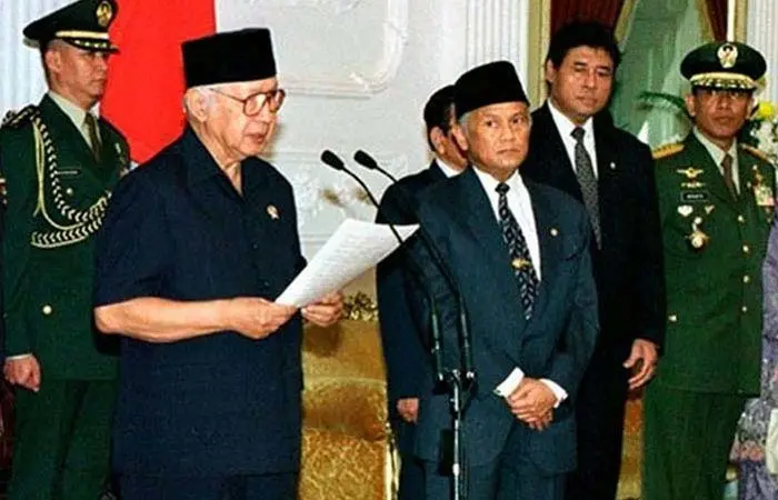 soeharto mundur